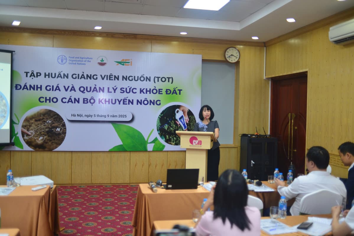 Tập huấn Giảng viên nguồn (TOT) đánh giá và quản lý sức khỏe đất cho cán bộ khuyến nông